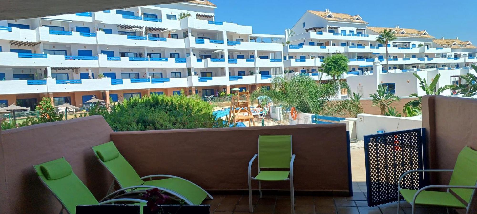 Residencial La Duquesa Suites Golf & Gardens San Luis de Sabinillas Exterior foto