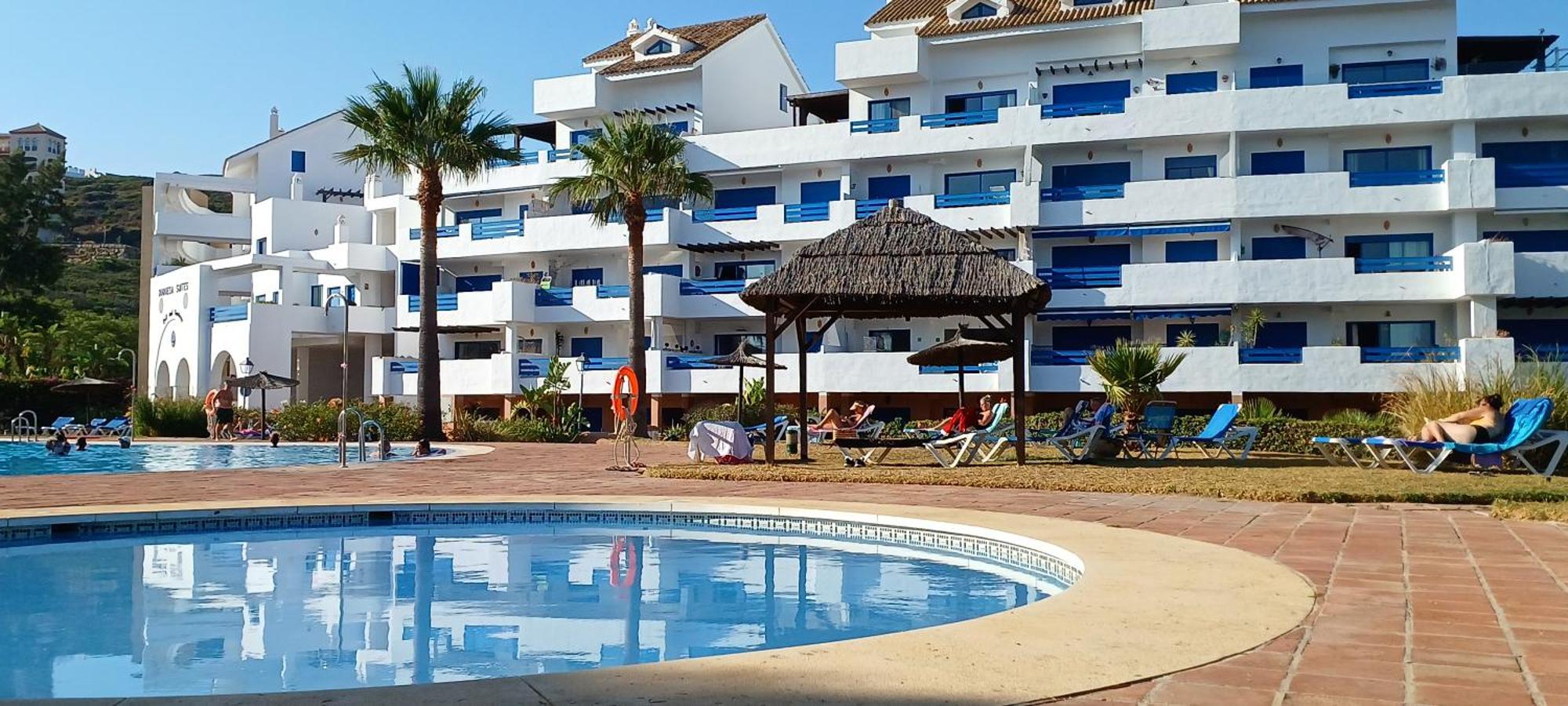 Residencial La Duquesa Suites Golf & Gardens San Luis de Sabinillas Exterior foto